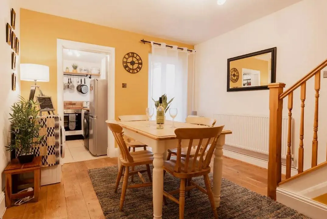 Holiday home Well Located Cosy 2 Bedroom Home Near Chester Centre
